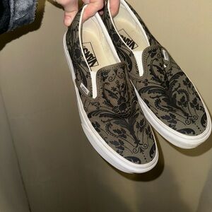 Vans Classic Slip-On Skull Tapestry Grape Leaf canvas Womens 9.5